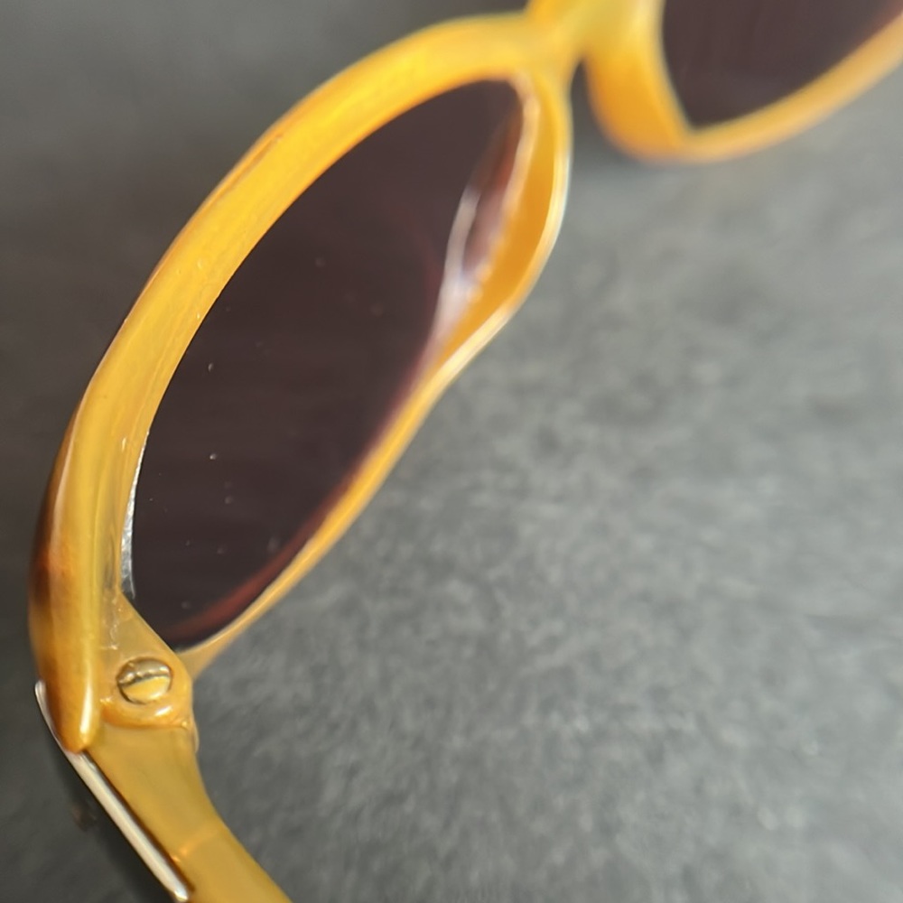 Gucci Tortoiseshell Sunglasses - Picture 15 of 16